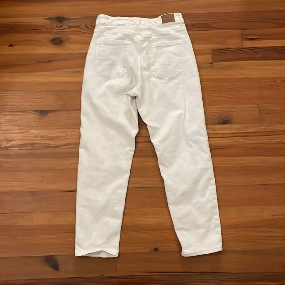 American Eagle White Denim Mom Jeans Womens Size 10